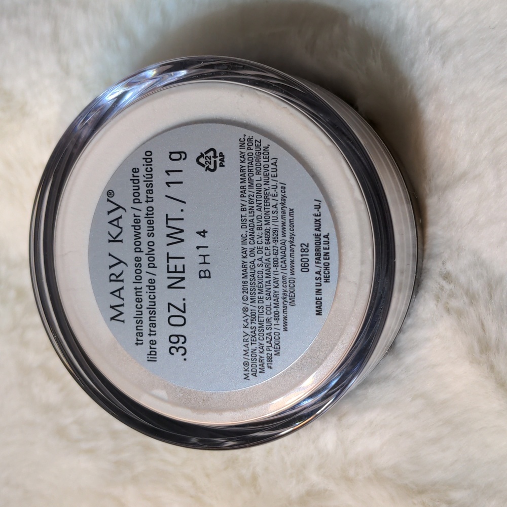 Translucent Loose Powder - Picture 3 of 3